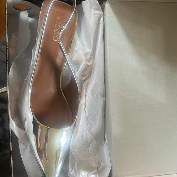 Brand new with box ! 8.5 - Picture 3 of 5